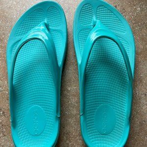 Women Size 10 OOFOS Sandal Teal